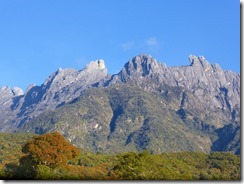 01朝のキナバル山