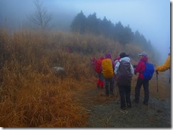 11マロン岩峰へ向かいます(登山口）