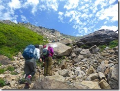 2-10岩だらけの登山道