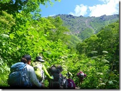 2-06山頂ははるか先です