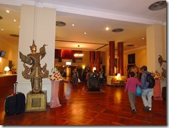 1-04ヤンゴンの宿泊はインヤレークホテル、でも深夜着、早朝出発