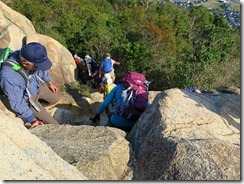 40岩場は慎重に下山しますIMG_2535