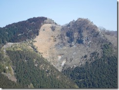 16右側がマロン岩峰