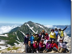 2-17別山東峰にて登頂写真、バックは剱岳