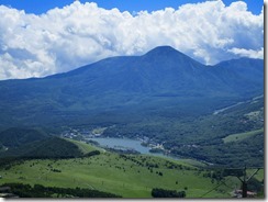 1-09眼下に白樺湖と後方に蓼科山