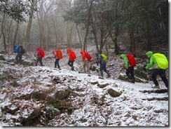 2-04高山寺横の登山道