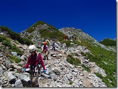 2-28チョット緩やかな登山道