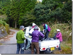 2-01登山口まで軽トラで進みました