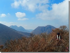 １７展望台より三俣山と手前の平治岳