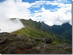 41硫黄岳山荘近くより横岳、赤岳