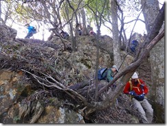 2-26岩場のくだり、前障子岳に向かいます