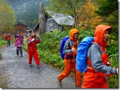 3-01３日目は雨になりました、早々に下山しました