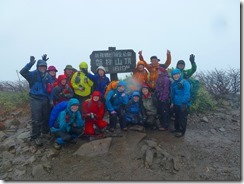 05磐梯山にて登頂写真、2mほど背が低くなっています