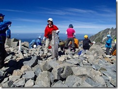 3-22前穂高岳は多くの登山者が居ました