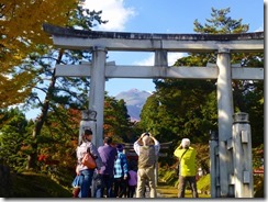3-18岩木山神社から見る岩木山＝百沢登山口