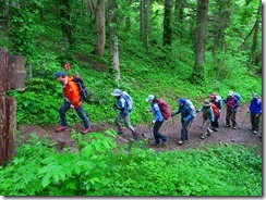 07登山中のメンバー