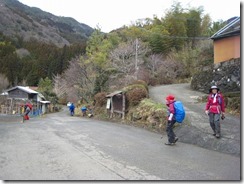 24駐車場に到着