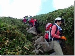 ２０　姥ヶ岳へ向かって下る