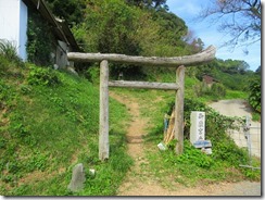 １２可愛い登山口の鳥居