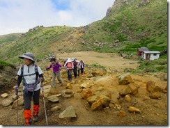 18避難木屋を出発、久住山を目指します