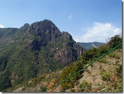 2-17南側登山道から見る矢筈岳