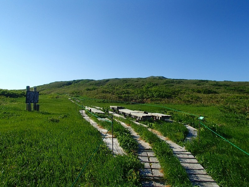 月山 出羽三山の一座 山形県 日本百名山 山のサロン 山旅の企画 サンサン山倶楽部