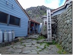 49今宵の宿は大物忌神社の御室小屋