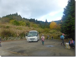 01駐車場が完成しているのでここで下車P1100498