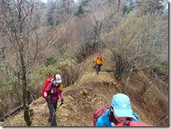 2-12こんな登山道なら気持ちイイネ～