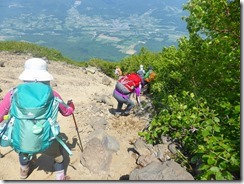 23登山道が崩落している箇所もあります