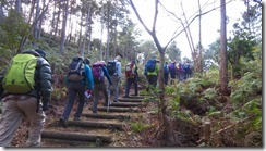 2-20さらに階段から急登で山頂